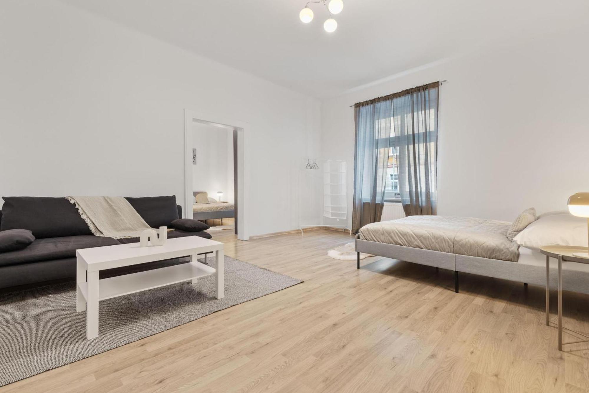 Center - Modern & Stylish *