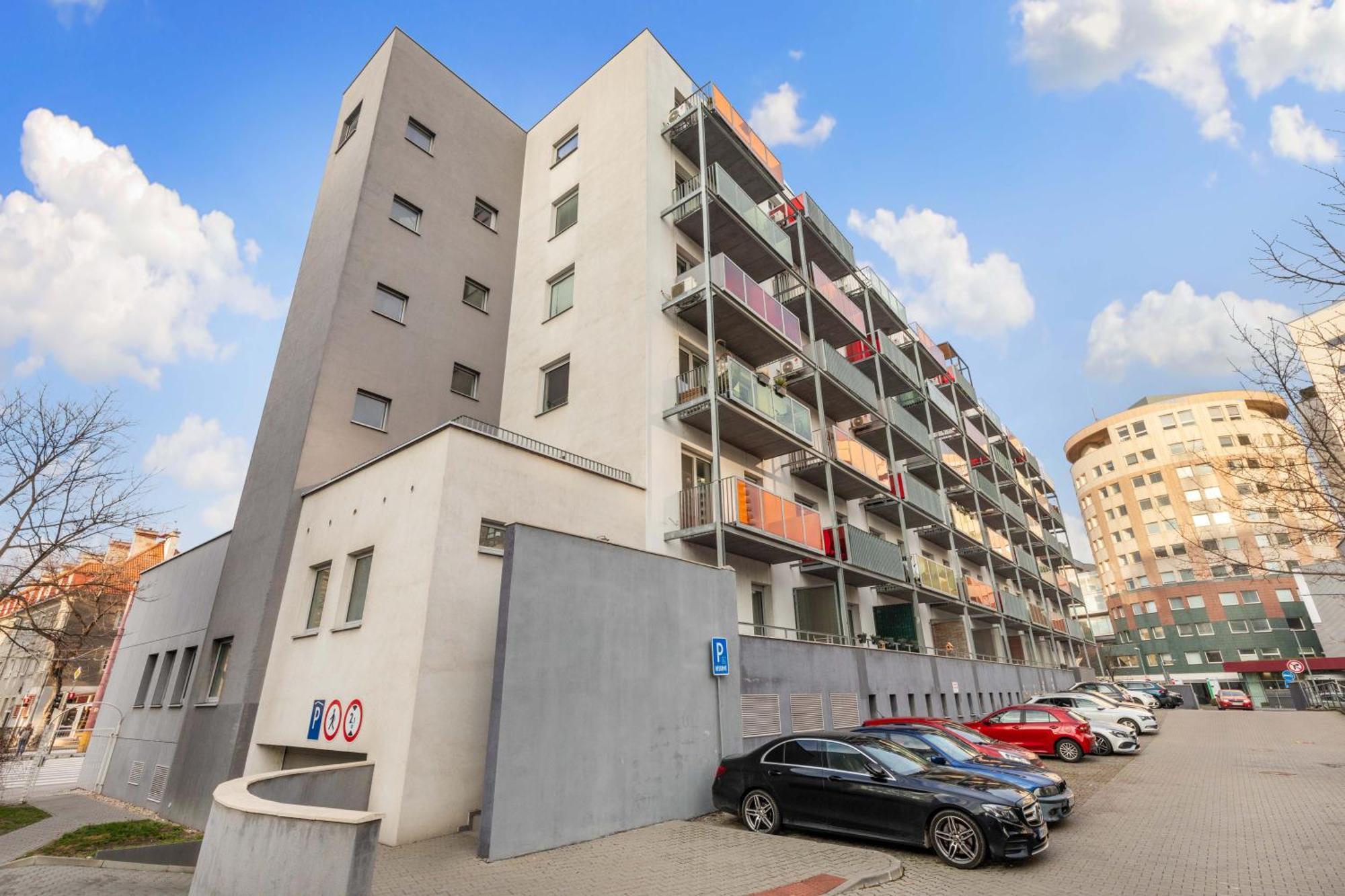 Lam Safari - Balcony - Ac - Free Parking *