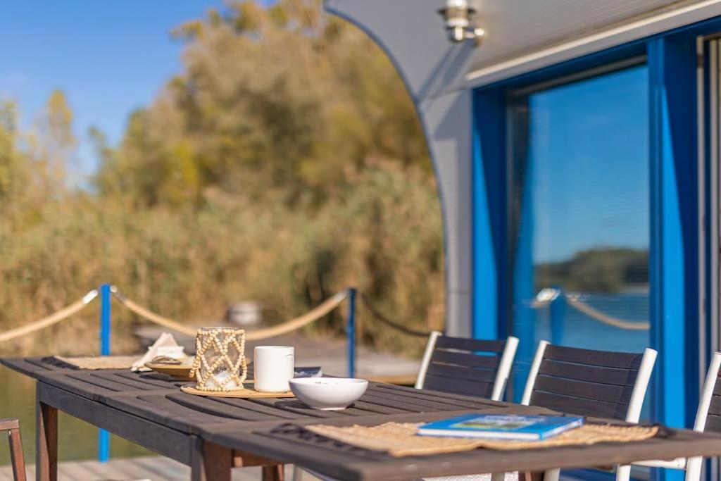 Holiday home Ocarujuci Houseboat Na Dunaji *