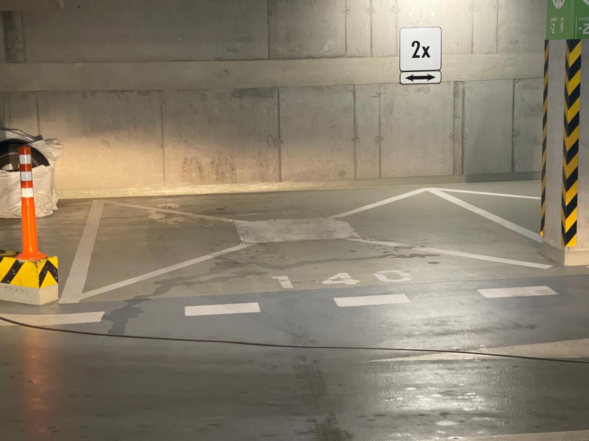 Apollo - Key-box - Free Parking Bratislava