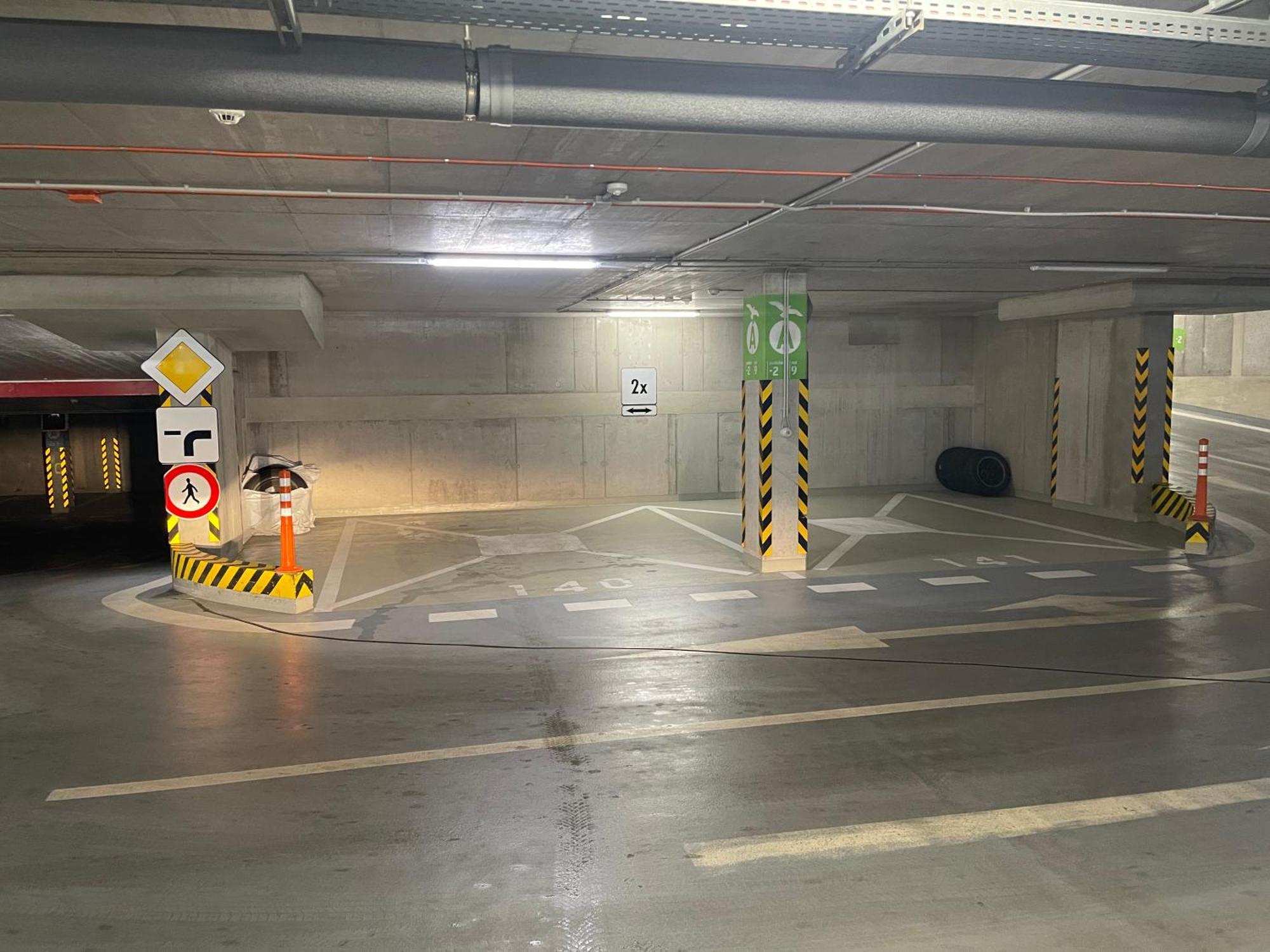 Apollo - Key-box - Free Parking