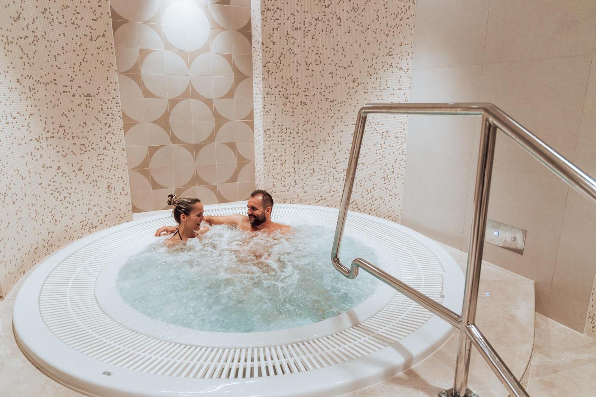 Hotel Raj Zdravia *