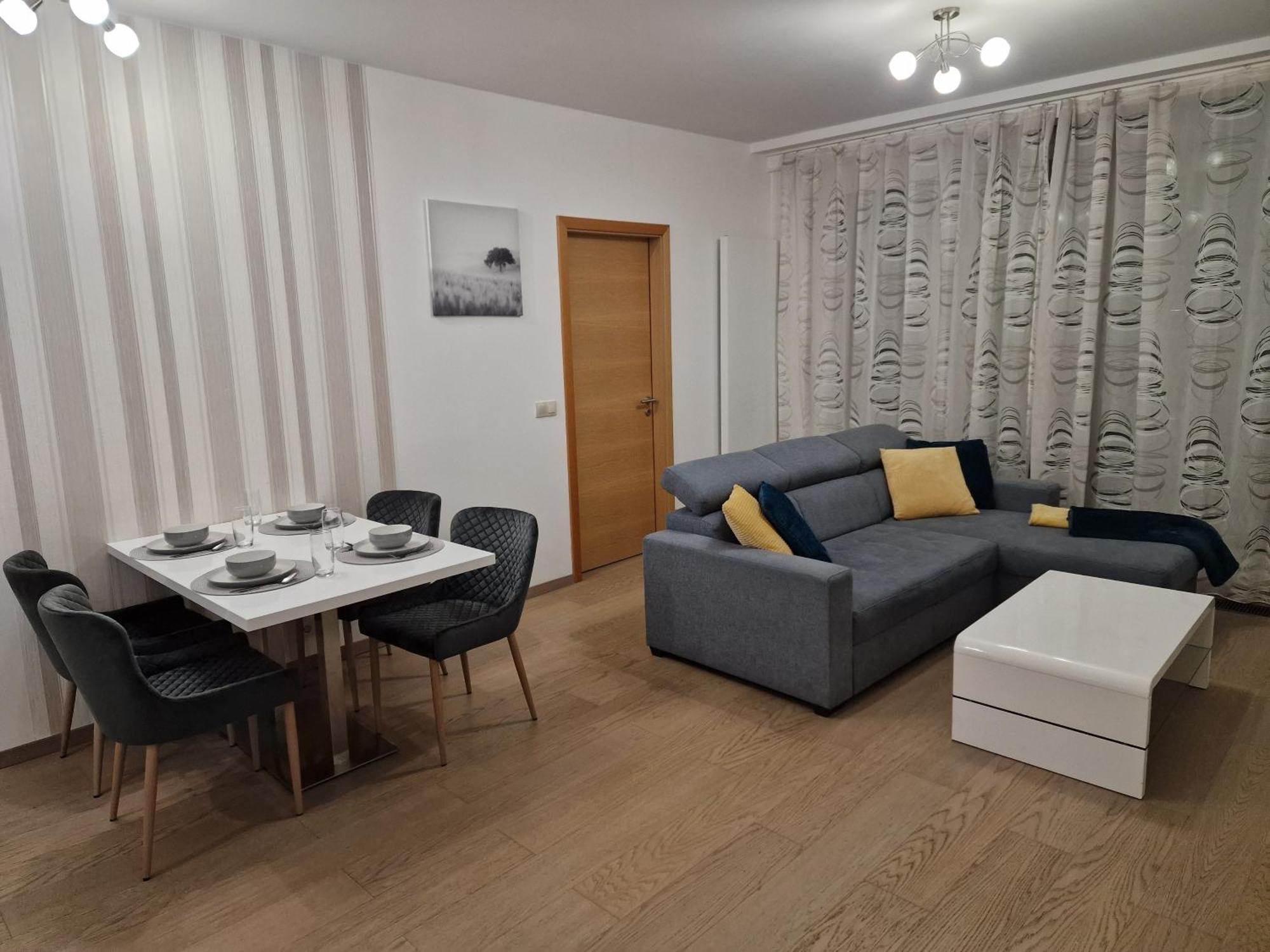 Apartment Stylish Panorama Family