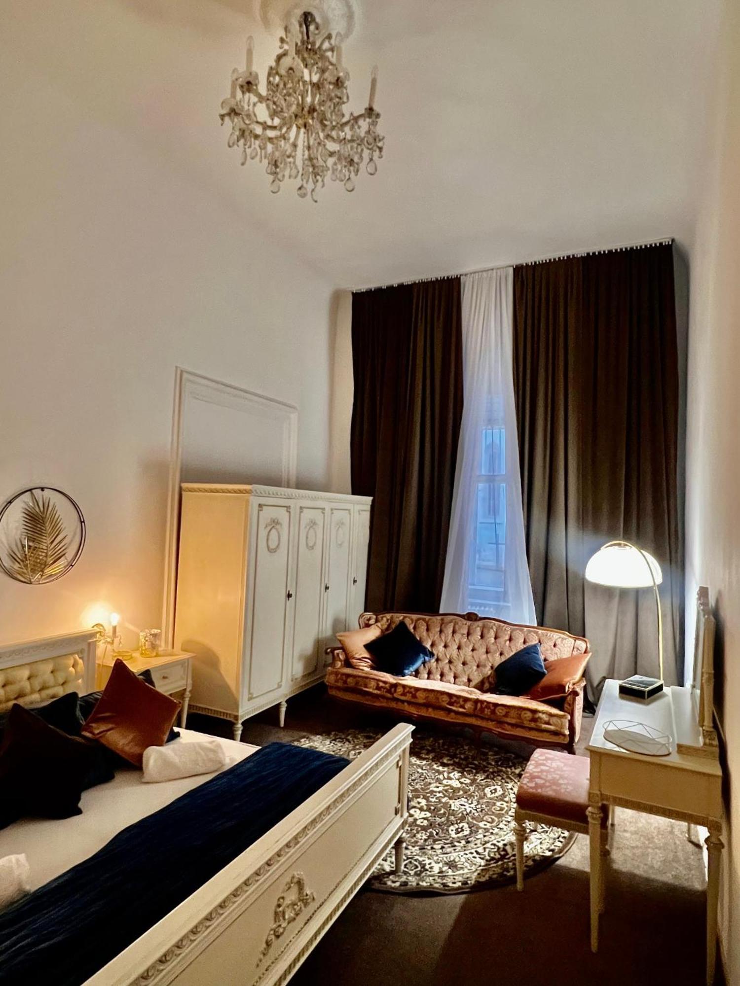 Csaky Palace 1 Apartment Bratislava