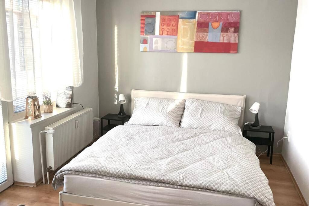Apartment Charming Studio In The Old Town