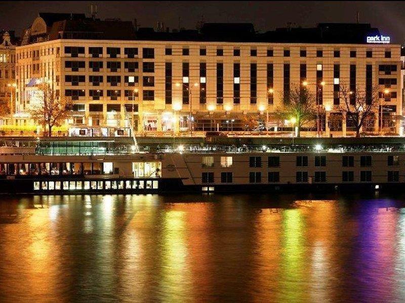 Park By Radisson Danube Hotel