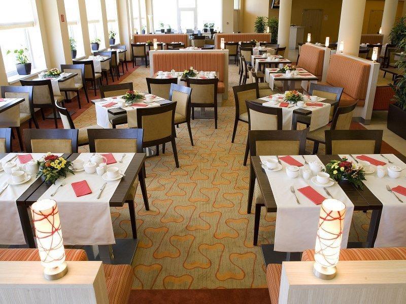Vienna House Easy By Wyndham Hotel 3*
