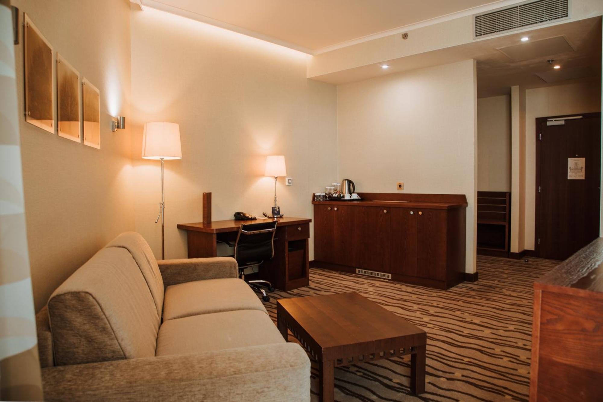 Doubletree By Hilton Hotel