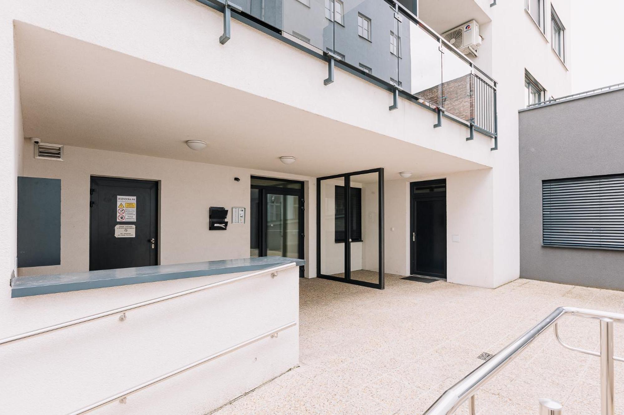 Skau Dunajska 58a Apt3 Bratislava