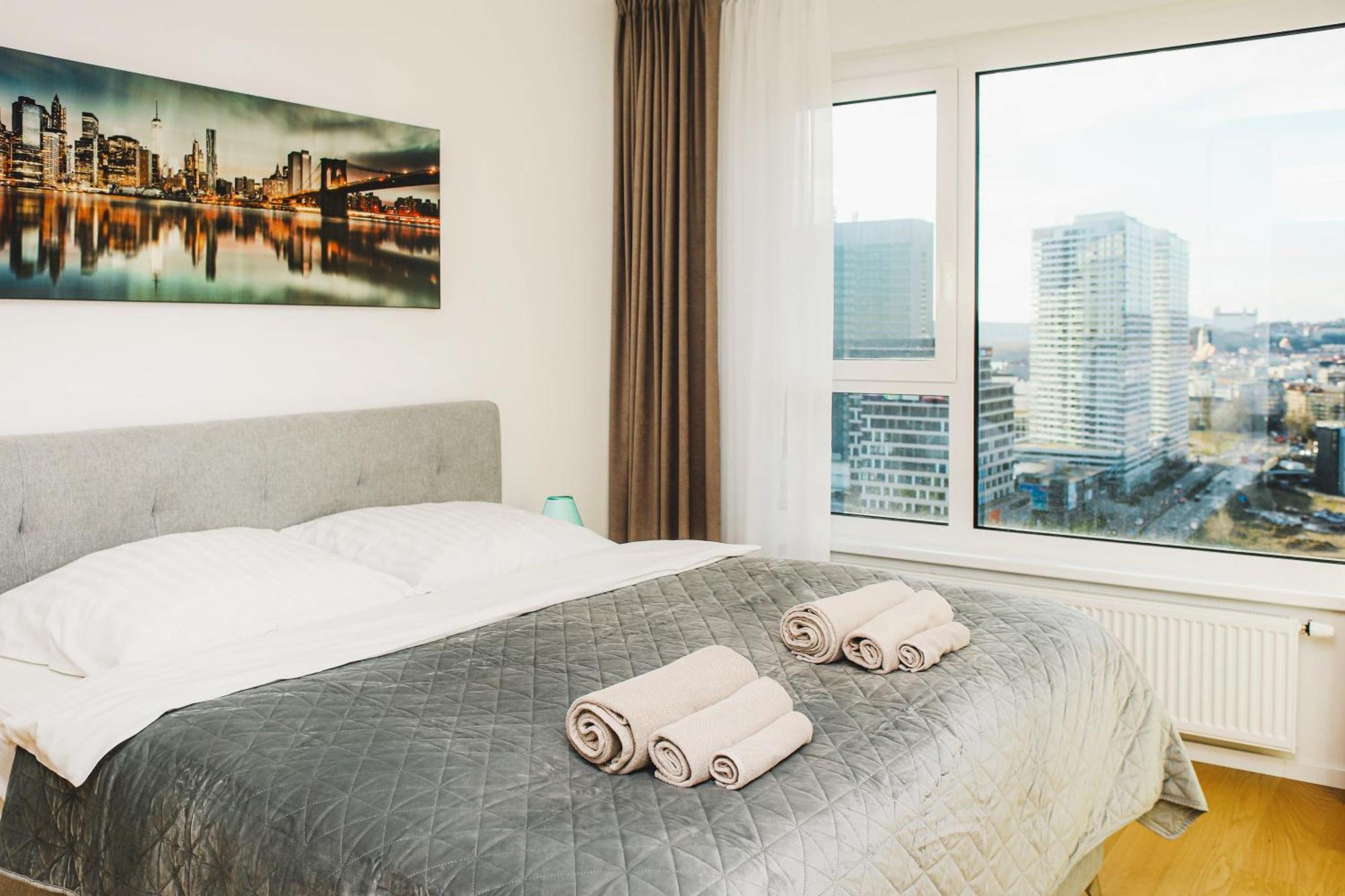 Sag 20th Floor Klingerka Castle View Free Parking Free Wifi Apartment