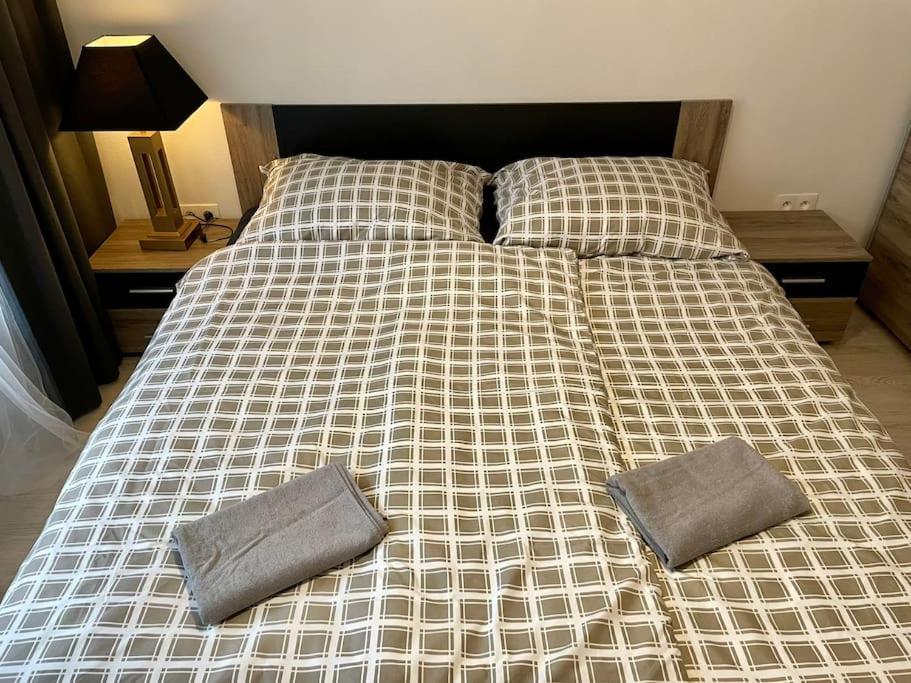 Amazing Large 2,5rooms With Terrace And Parking!