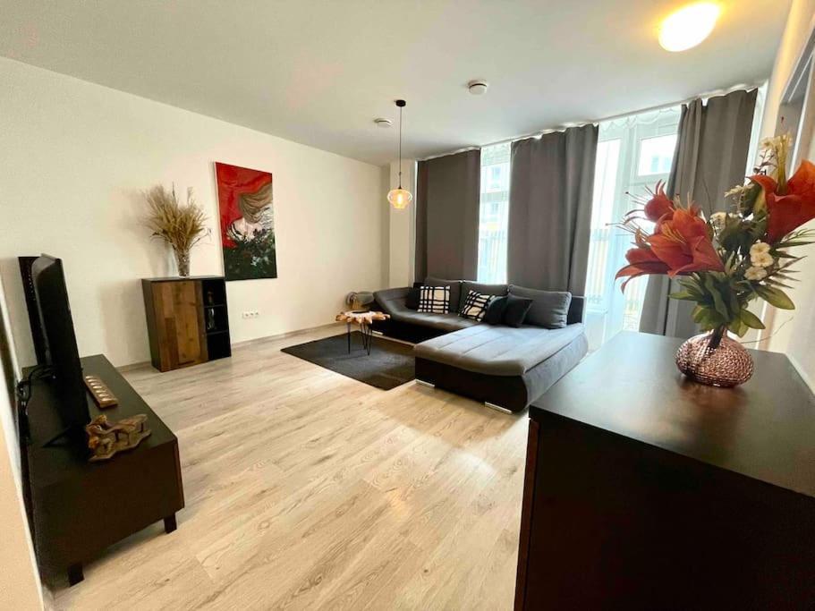 Apartment Amazing Large 2,5rooms With Terrace And Parking! Bratislava