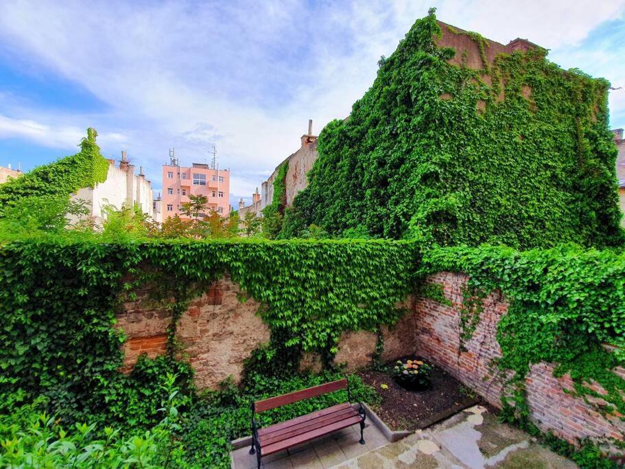 Stylish & Quiet Next To Presidential Palace Apartment Bratislava