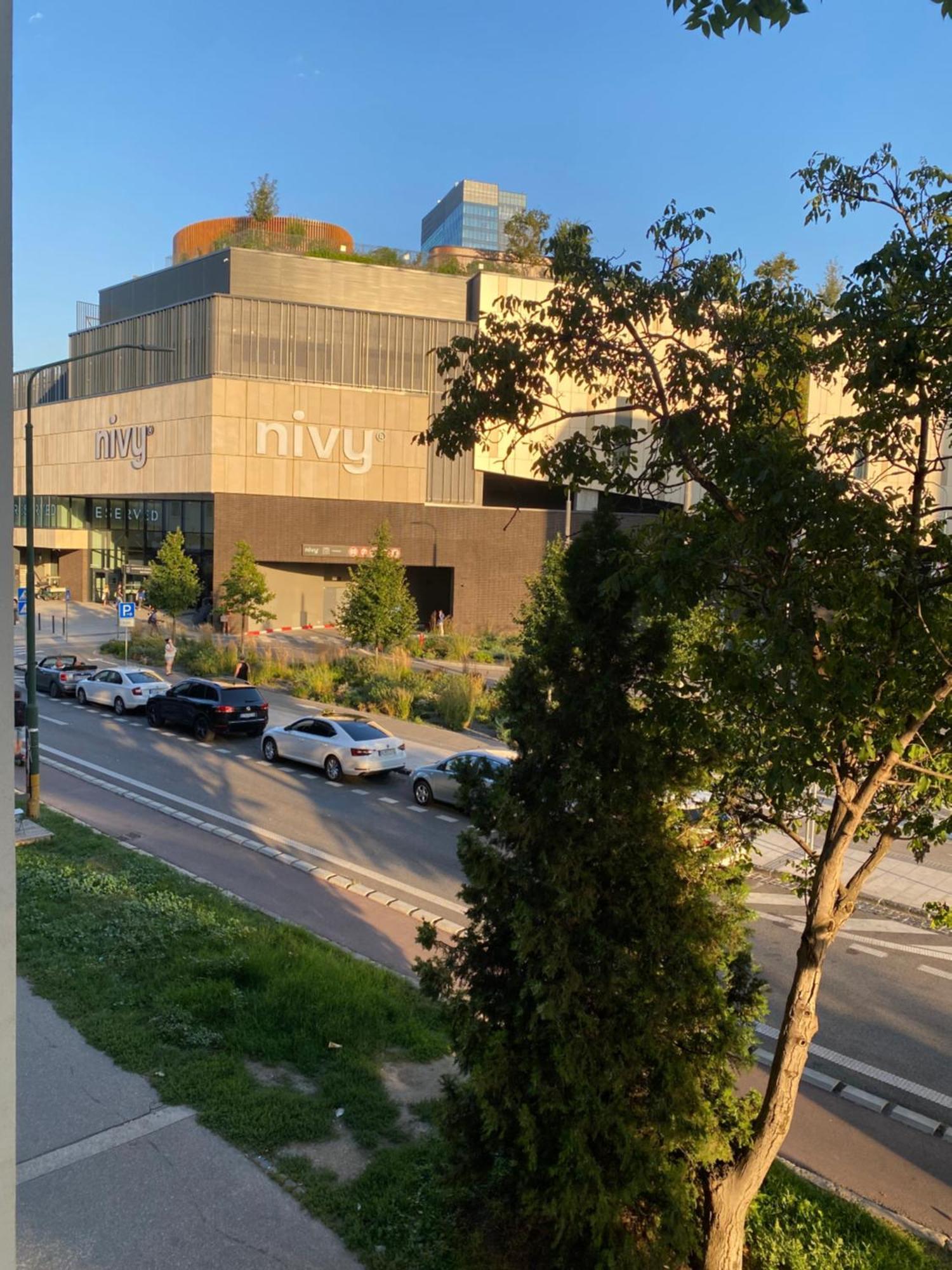 Dean - Next To Nivy Bus Station & Mall * Bratislava