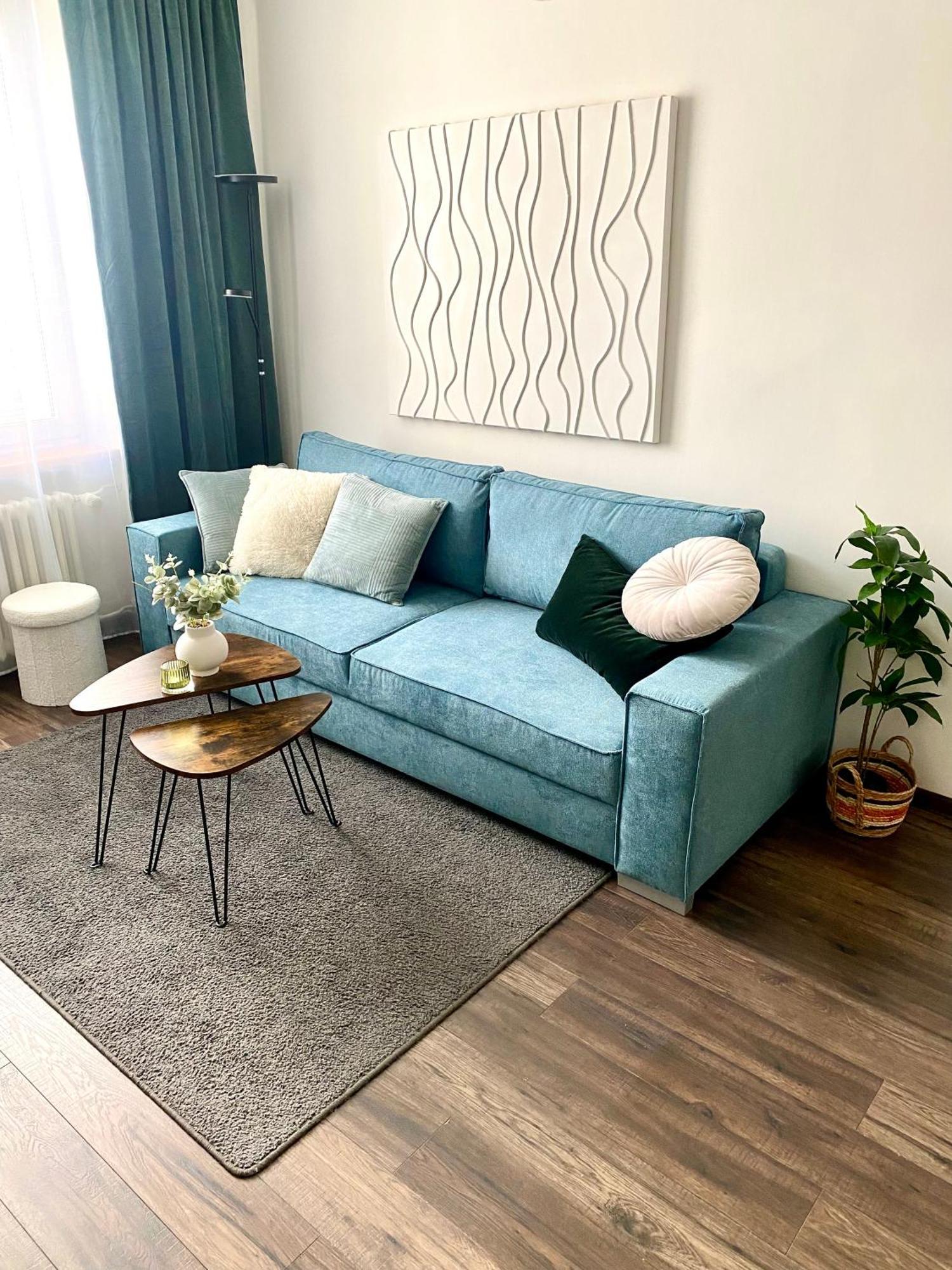 Apartment Dean - Next To Nivy Bus Station & Mall Bratislava