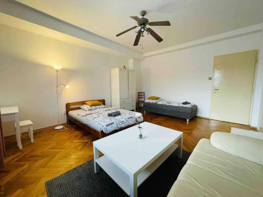 Lovely 2bdr In Center, Wifi & Self-check In