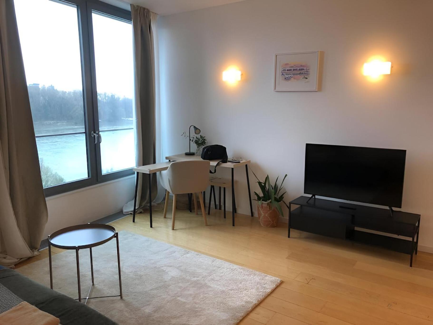 Apartment V Eurovea S Uzasnym Vyhladom Na Dunaj