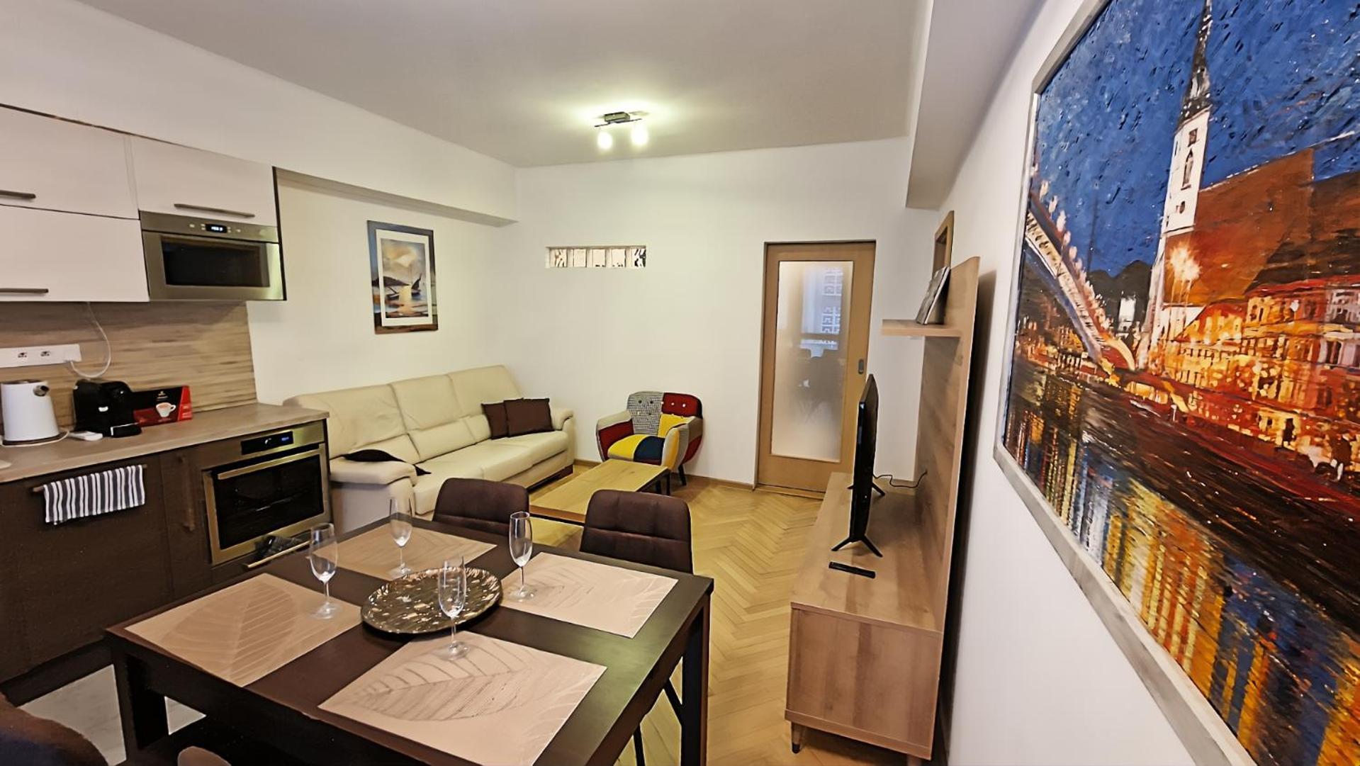3 Center By Bratislavatrip Pressburg