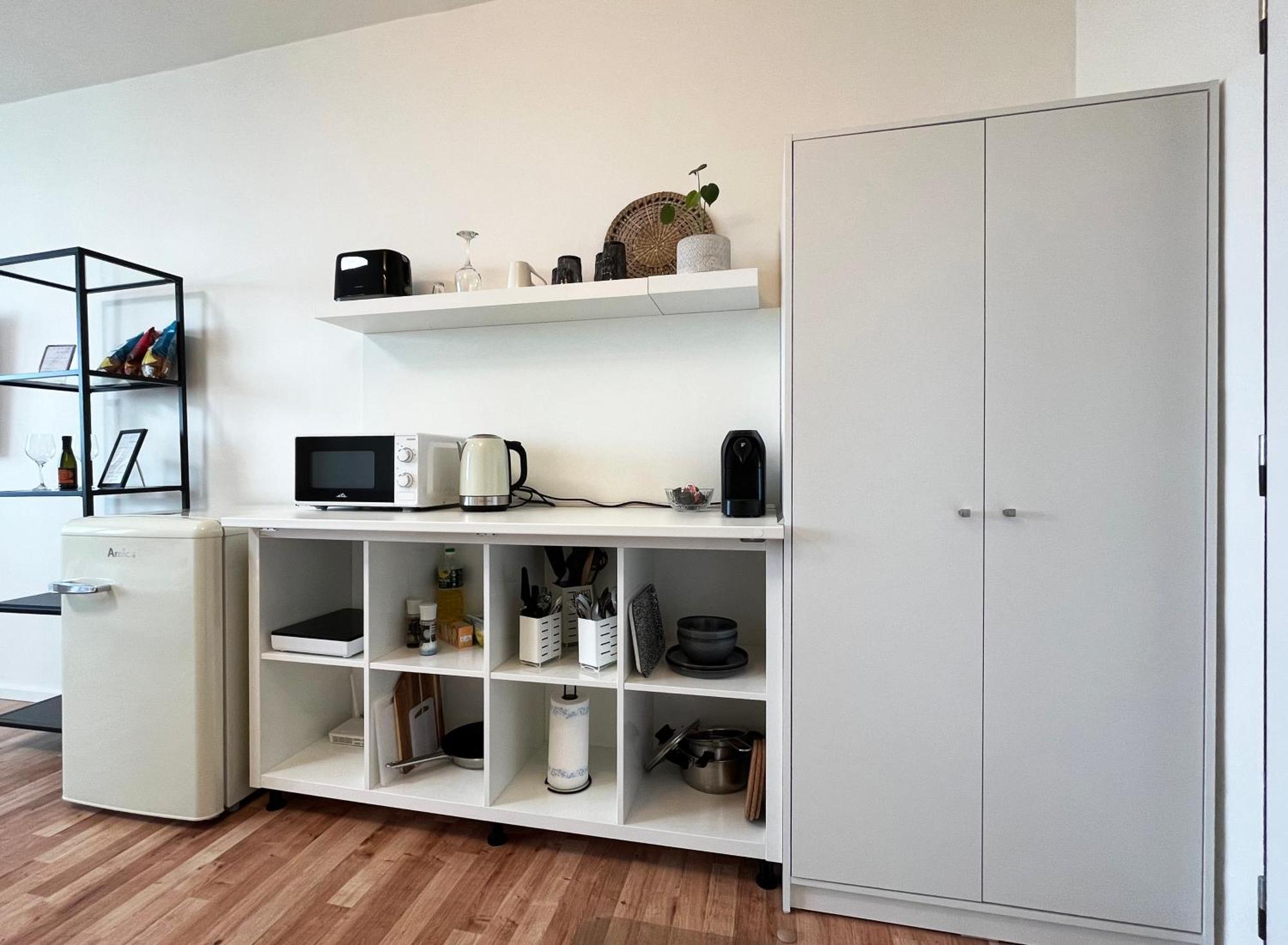 Air-conditioned Studio, Close To Centre & Tram Stop Apartment *