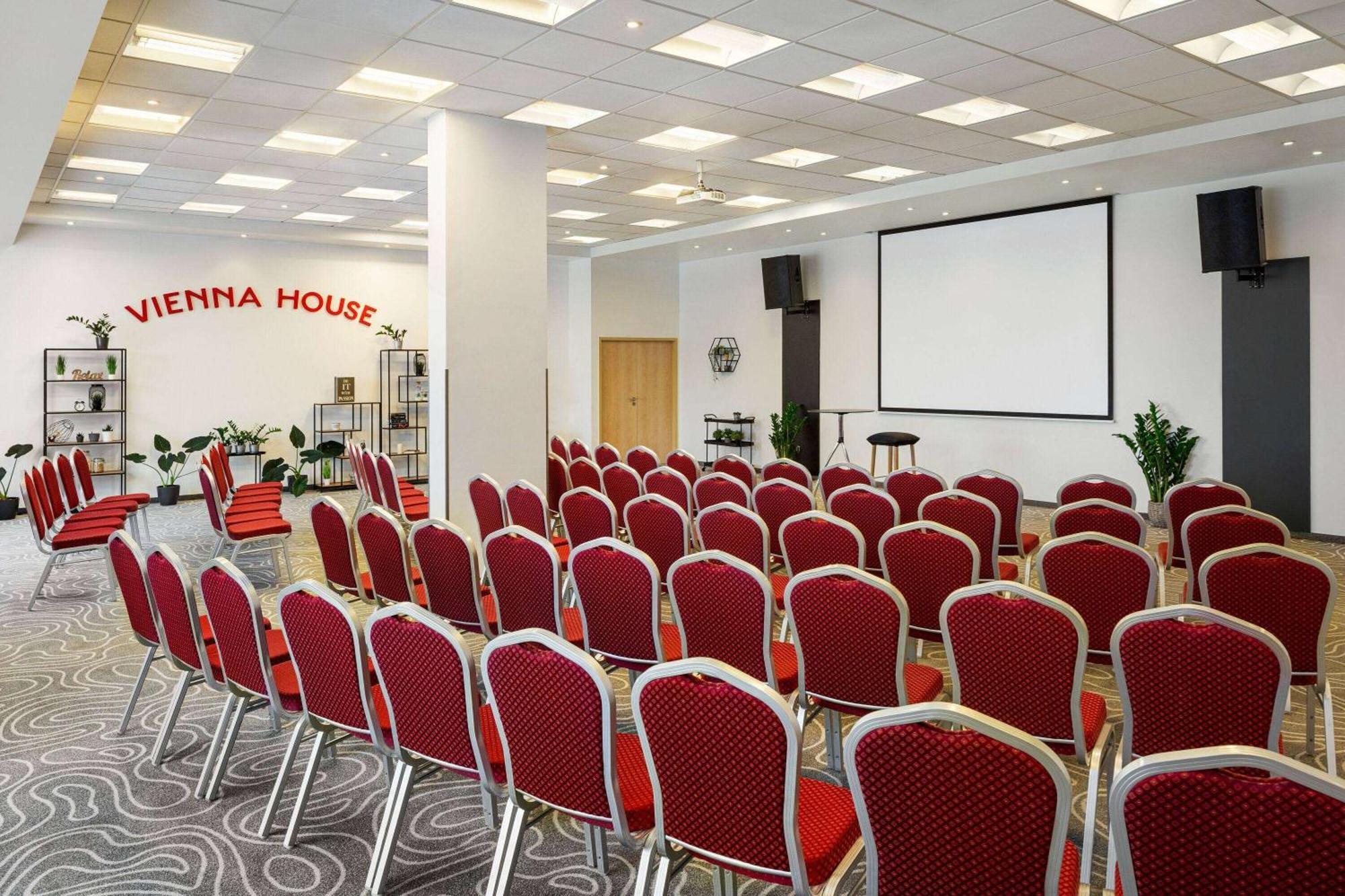 Hotel Vienna House Easy By Wyndham 3*
