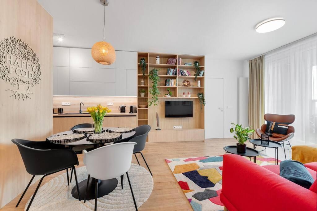 Apartment On The Danube, Center, Free Parking