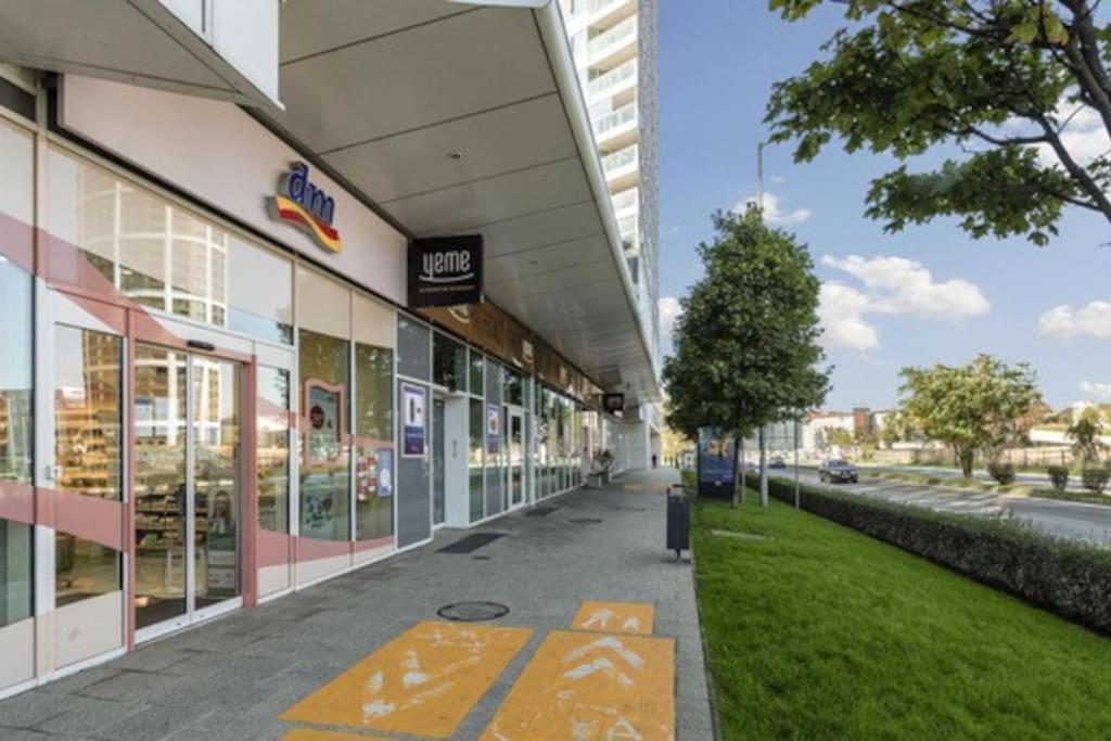 On The Danube, Center, Free Parking Apartment *