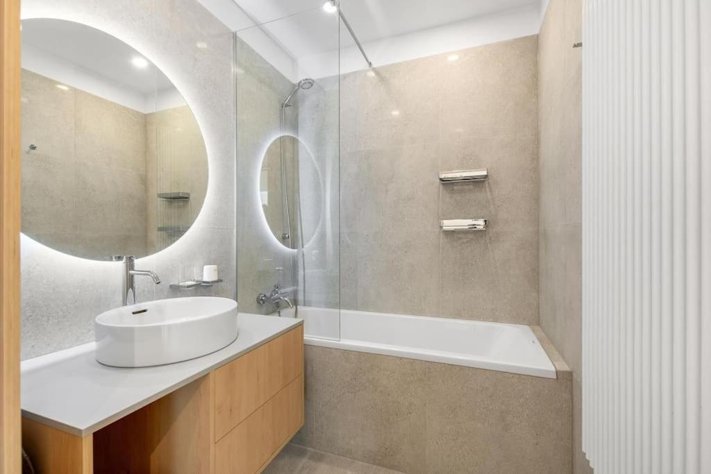 Apartment On The Danube, Center, Free Parking *