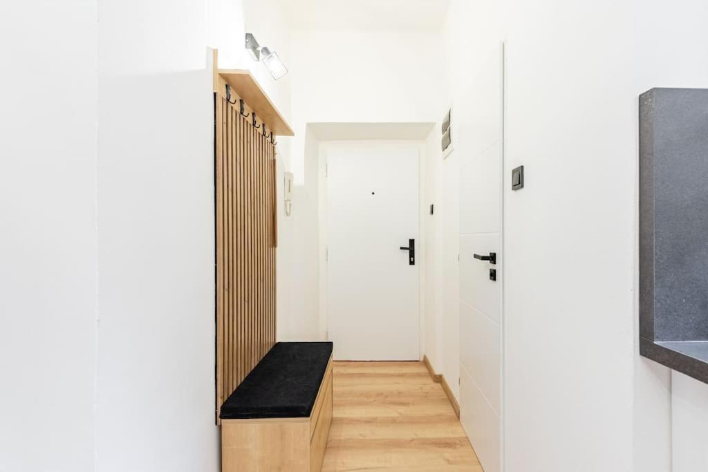 Serenity: Urban Garden Retreat *