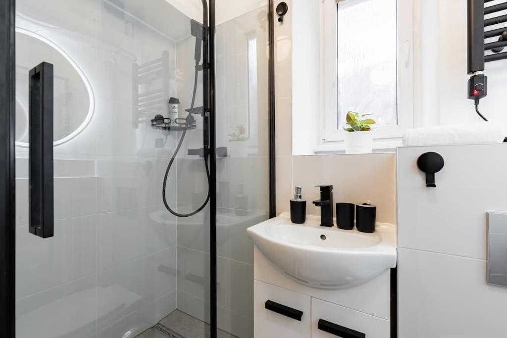 Appartamento Serenity: Urban Garden Retreat Bratislava