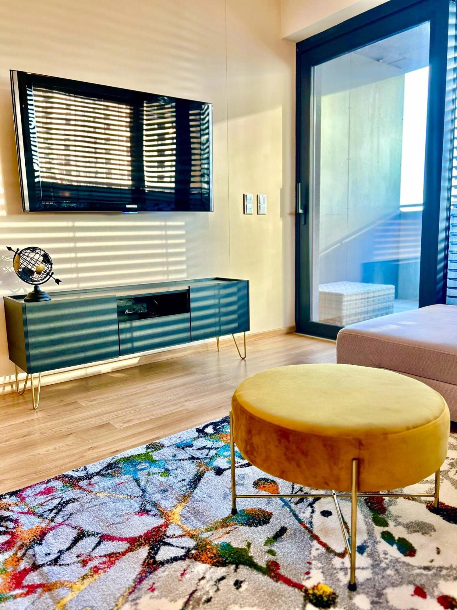 Dizajnovy Apartman - Tehelne Pole - Free Parking Apartment *