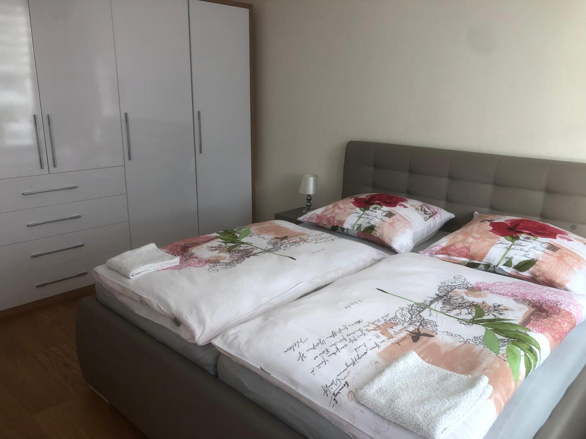 Apartment Downtown In The Heart Of The New Center, 4 Persons, Parking