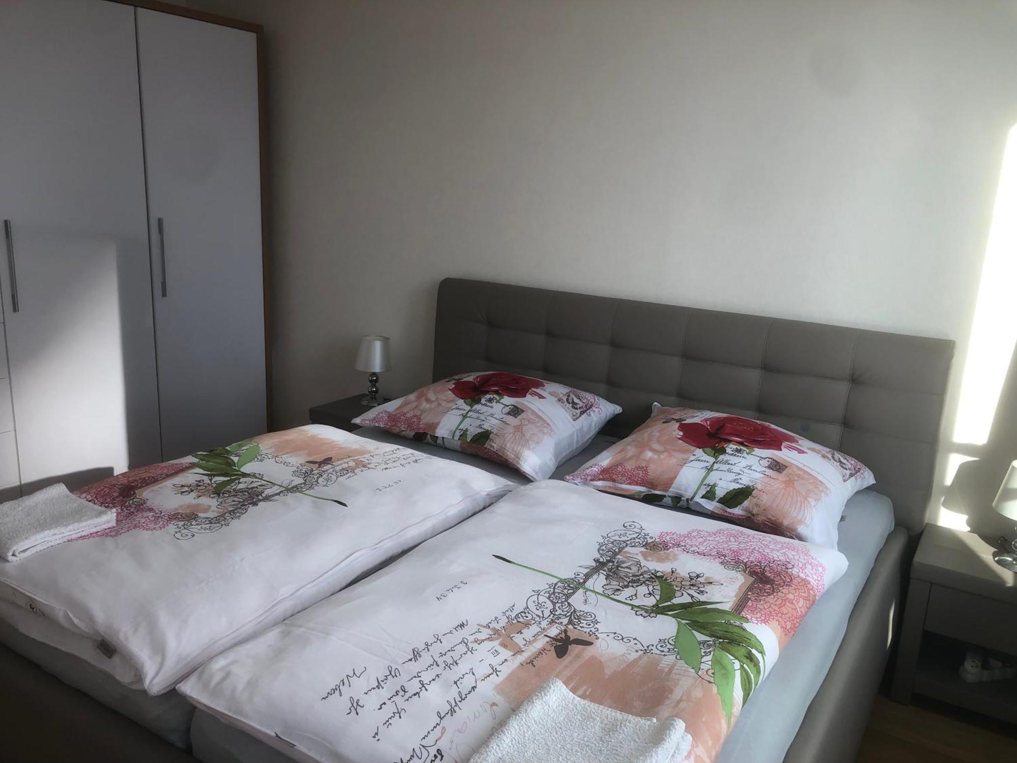 Apartment Downtown In The Heart Of The New Center, 4 Persons, Parking *