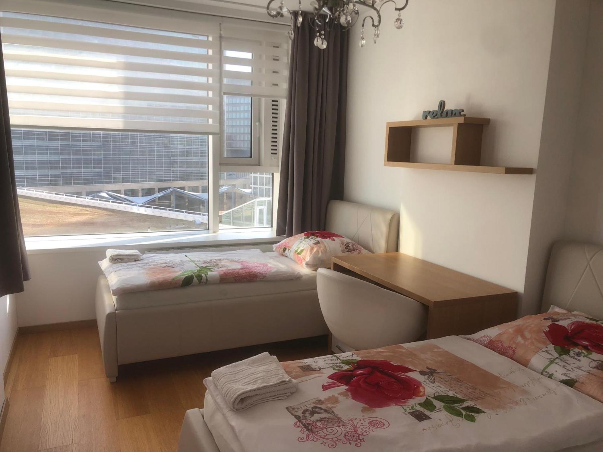Downtown In The Heart Of The New Center, 4 Persons, Parking Appartamento *