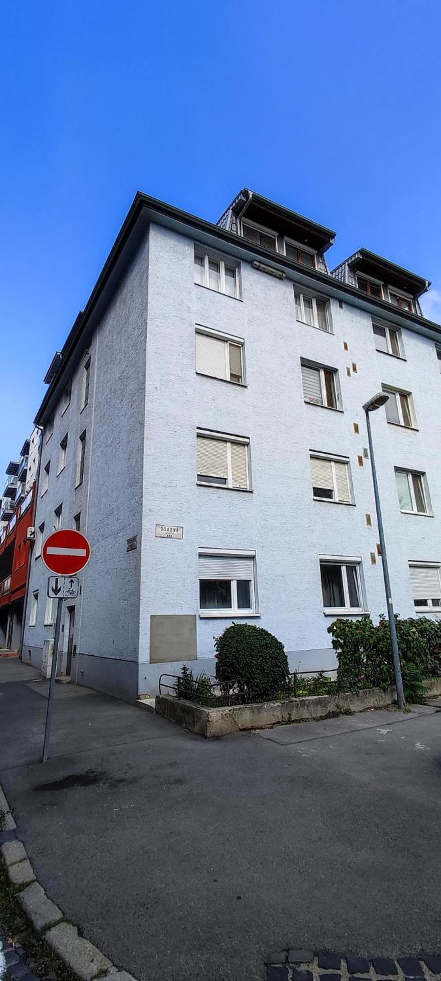 - - Robotnicka Apartment *