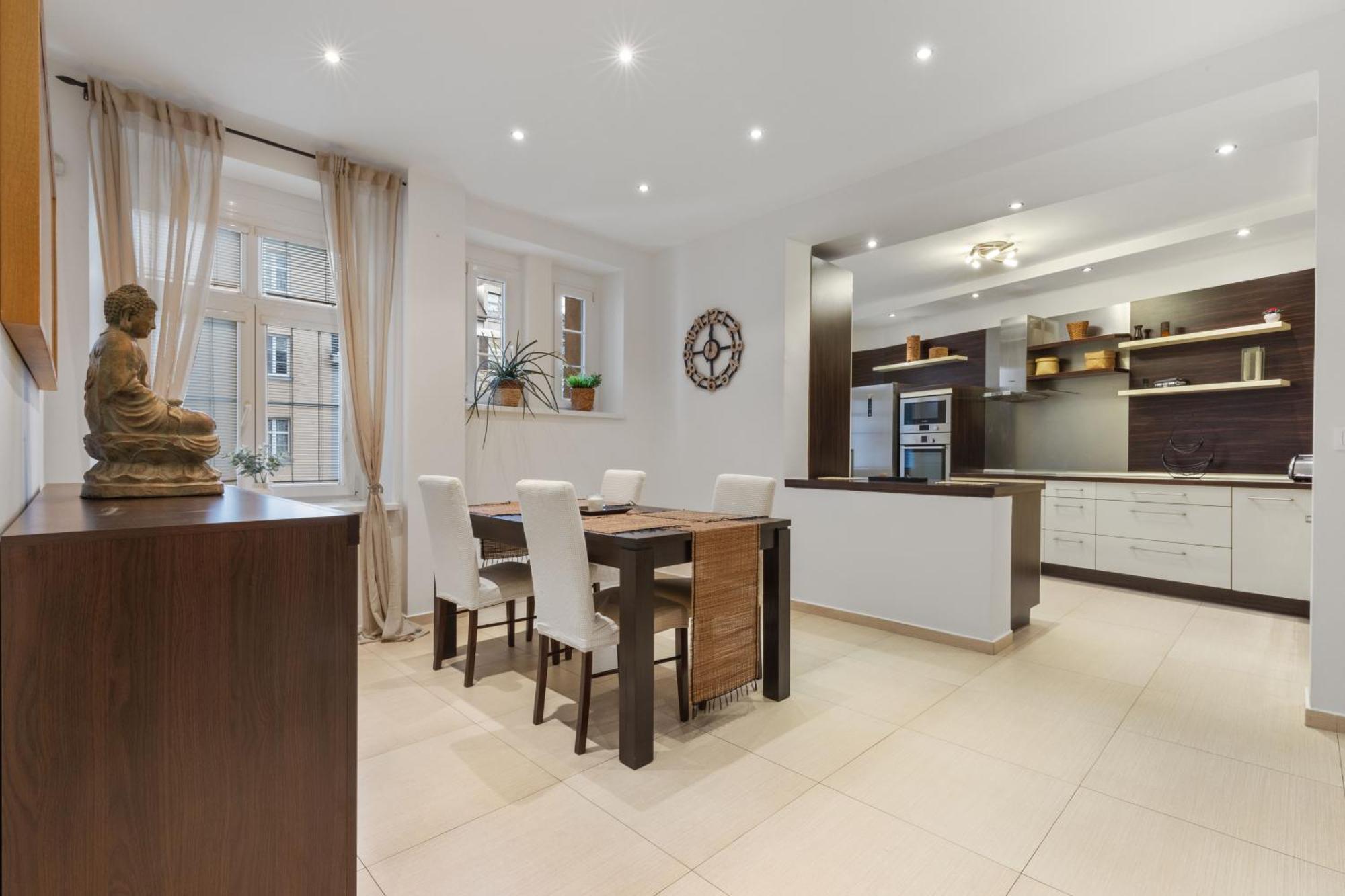 Grand Elegant Apartment *