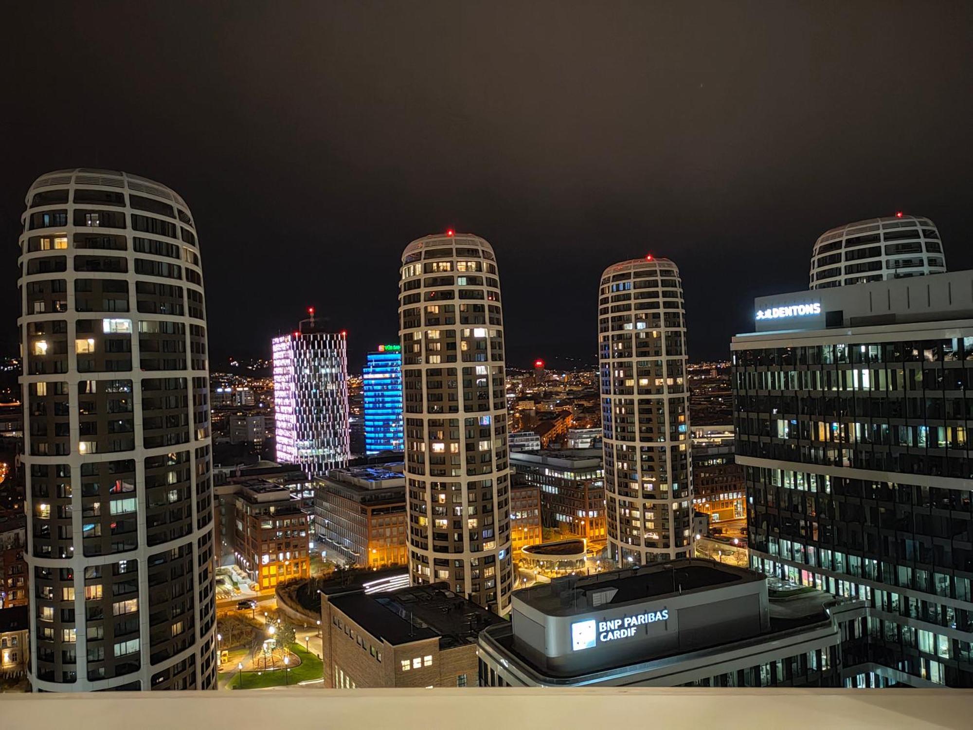 Sag Romantic 22 Floor Panorama Free Parking Free Wifi