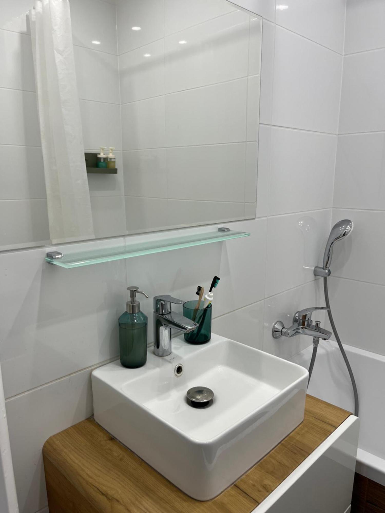 Elegant Escape Iii - Free Parking, Easy Access To Center Apartamento *