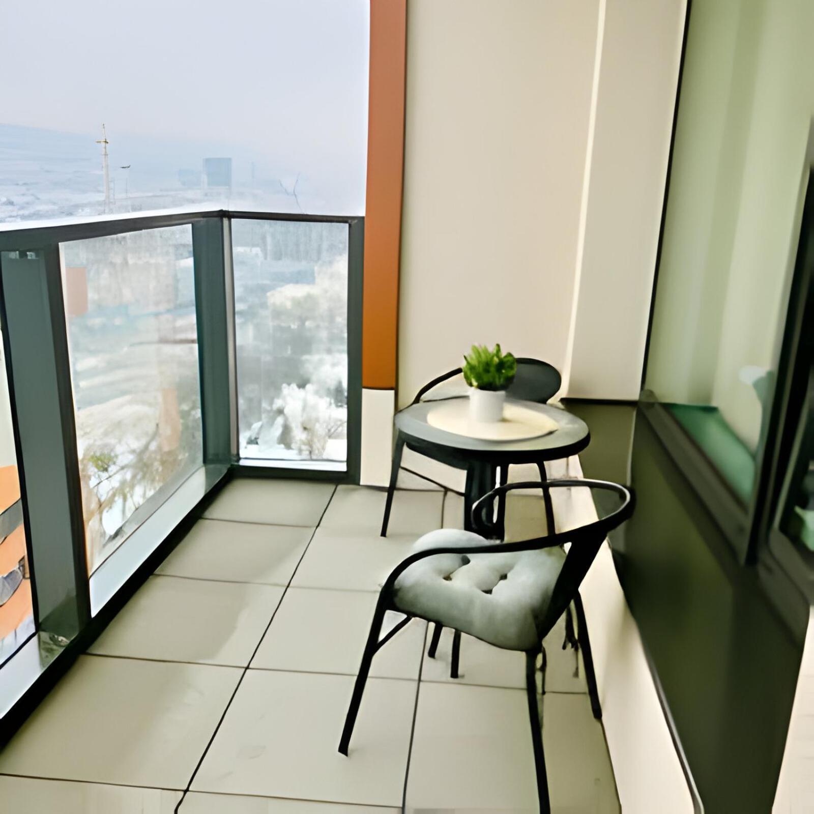 19th Floor Free Parking & View