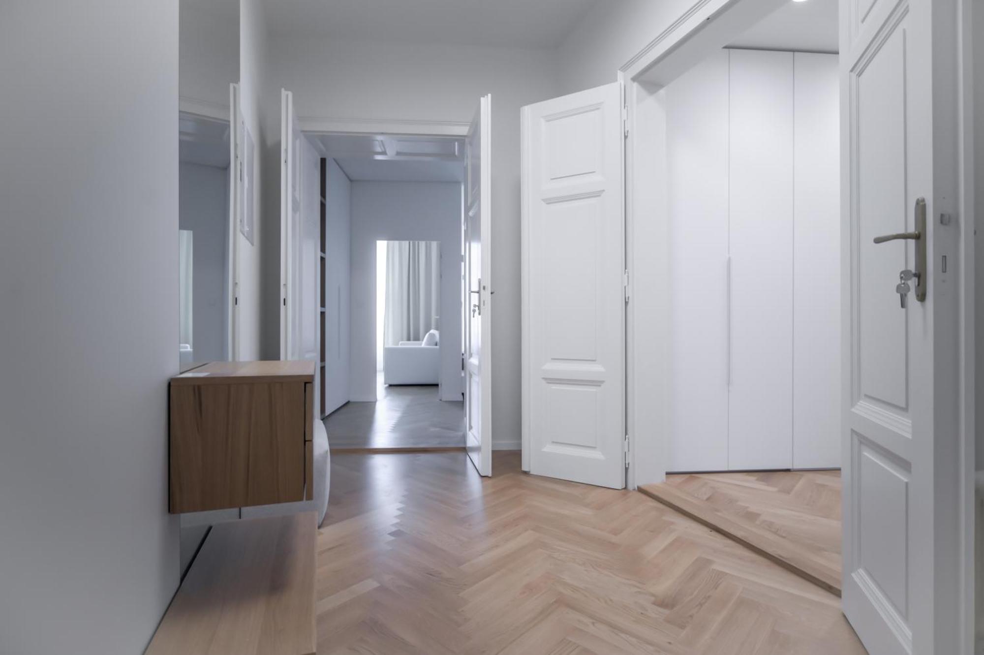 Apartment Laurinska 1 *