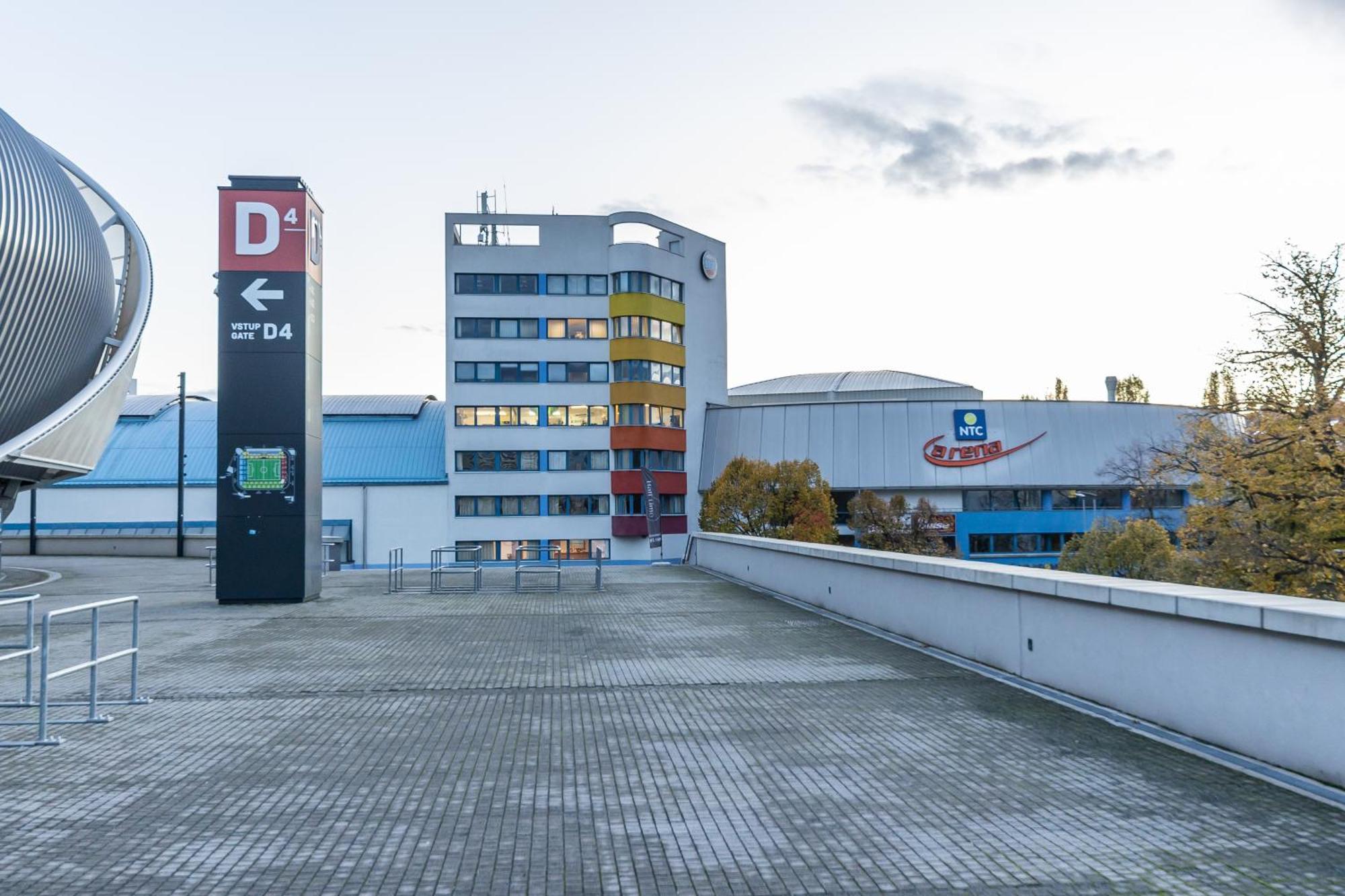 Nfs - Narodny Futbalovy Stadion - * Bratislava
