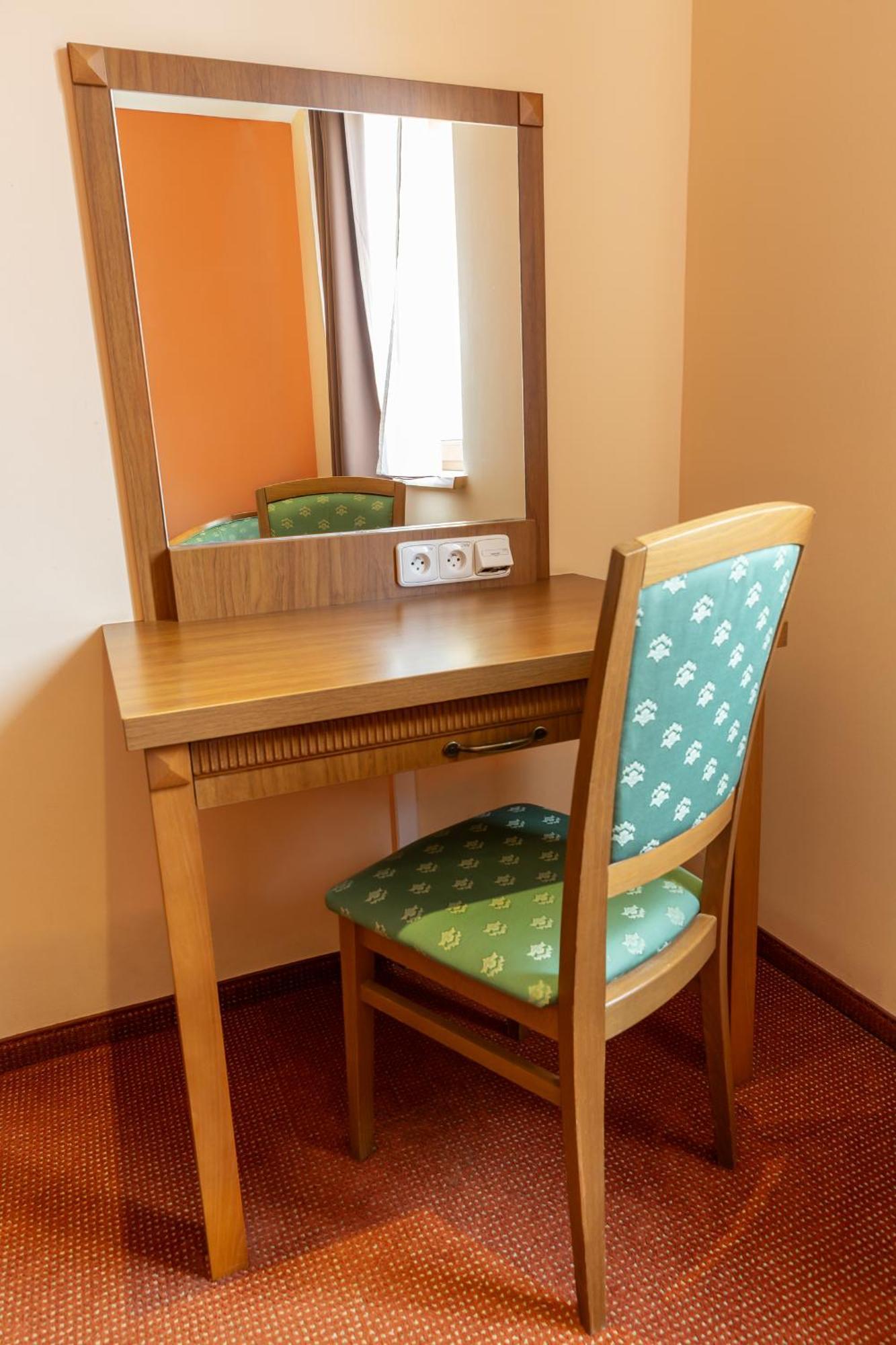 Max Hotel