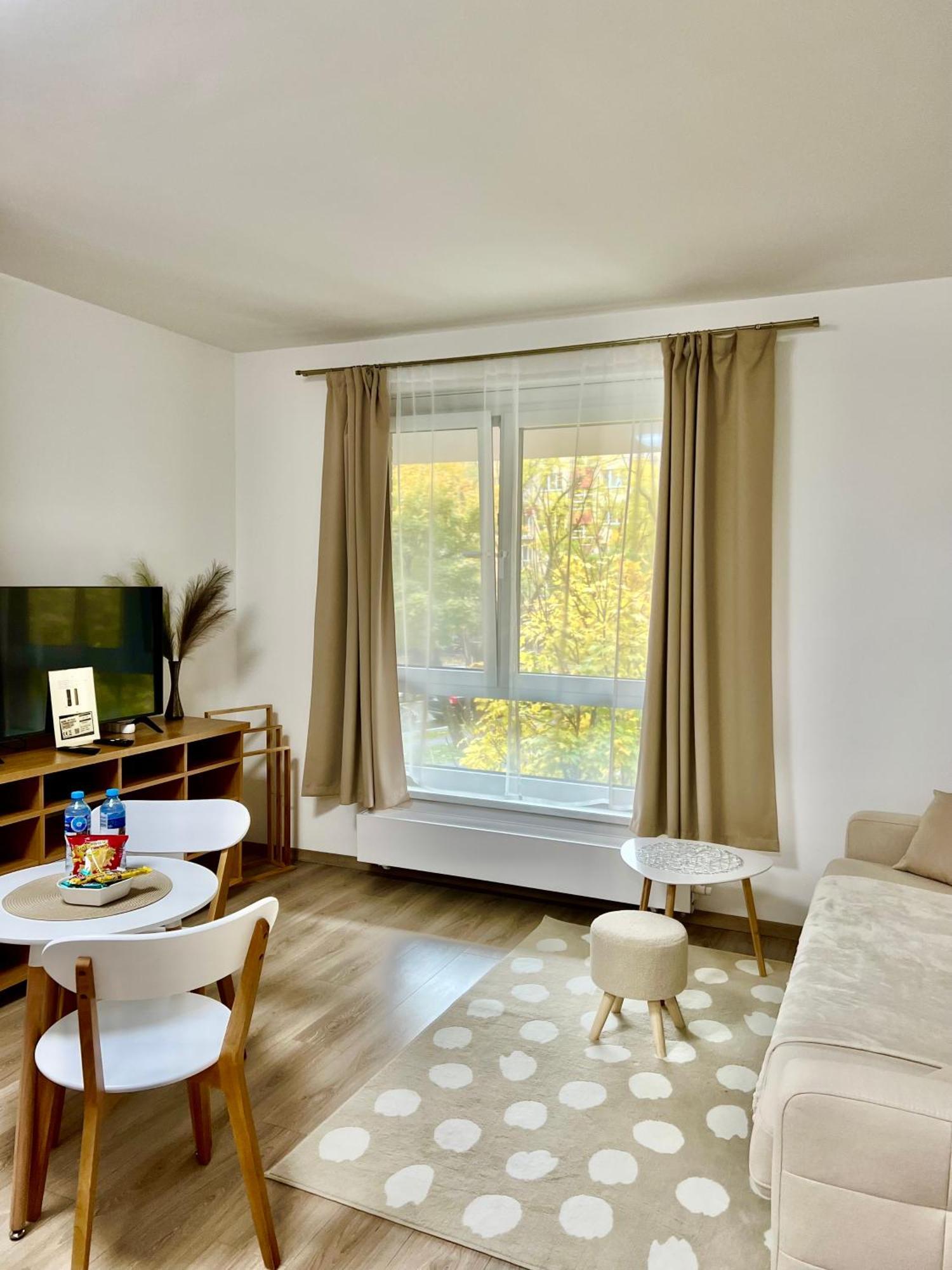 Apartment Lia - Private Parking Bratislava