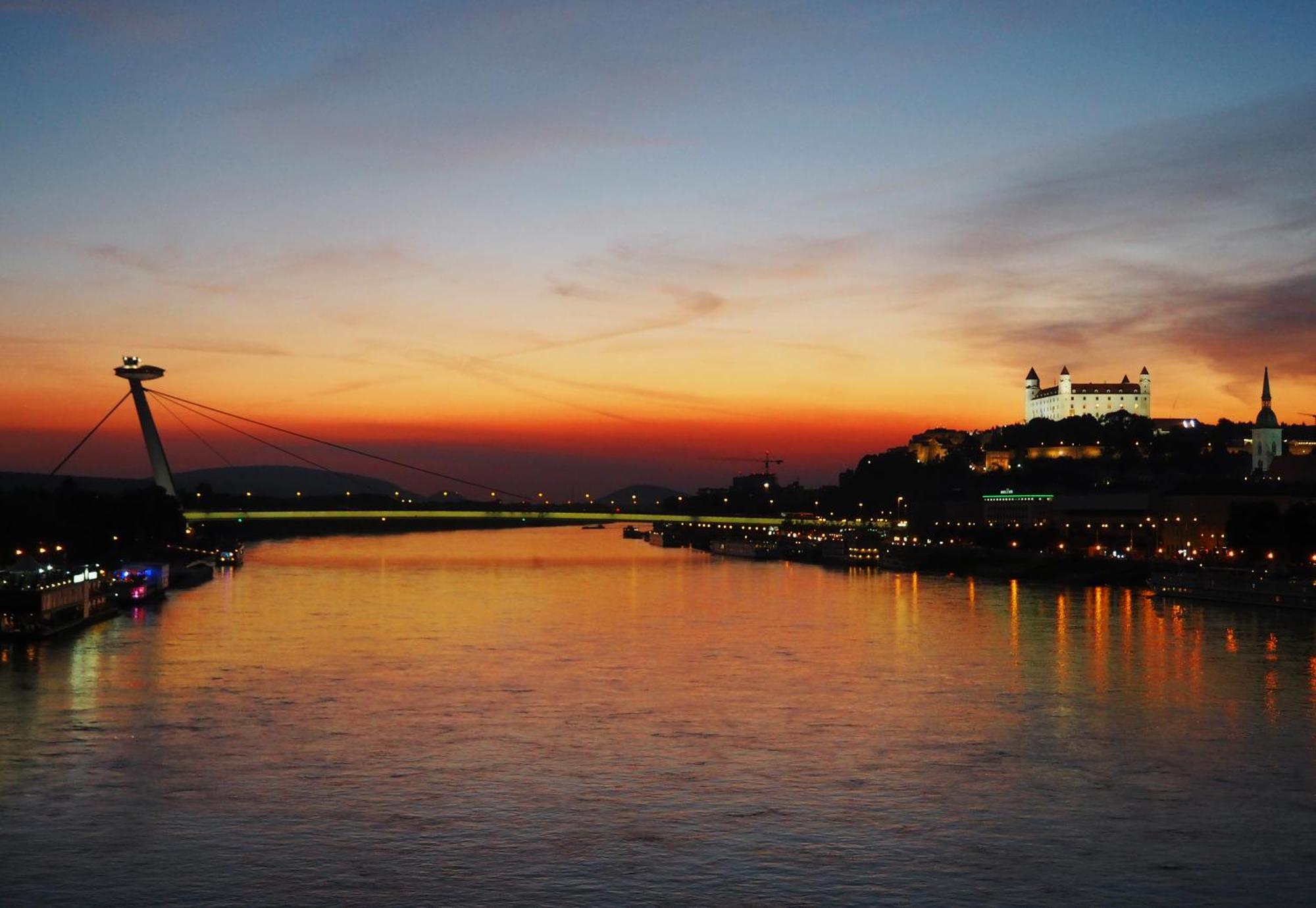 New Cozy Studio, Ac & Free Private Parking Apartment Bratislava