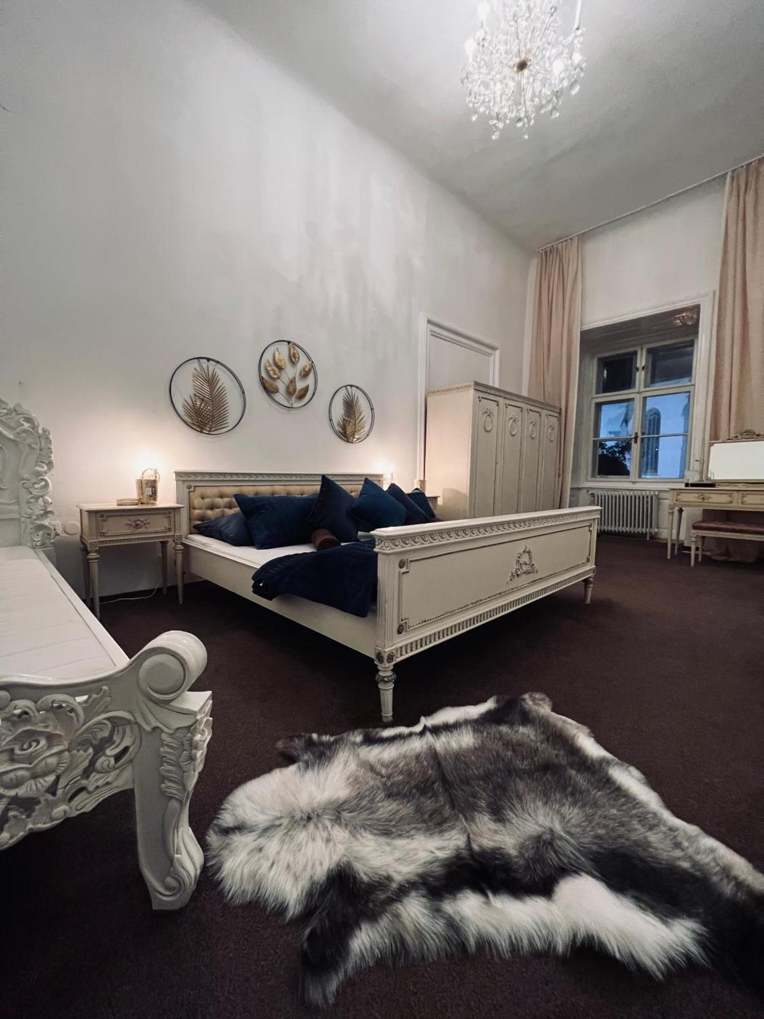 Csaky Palace 1 *