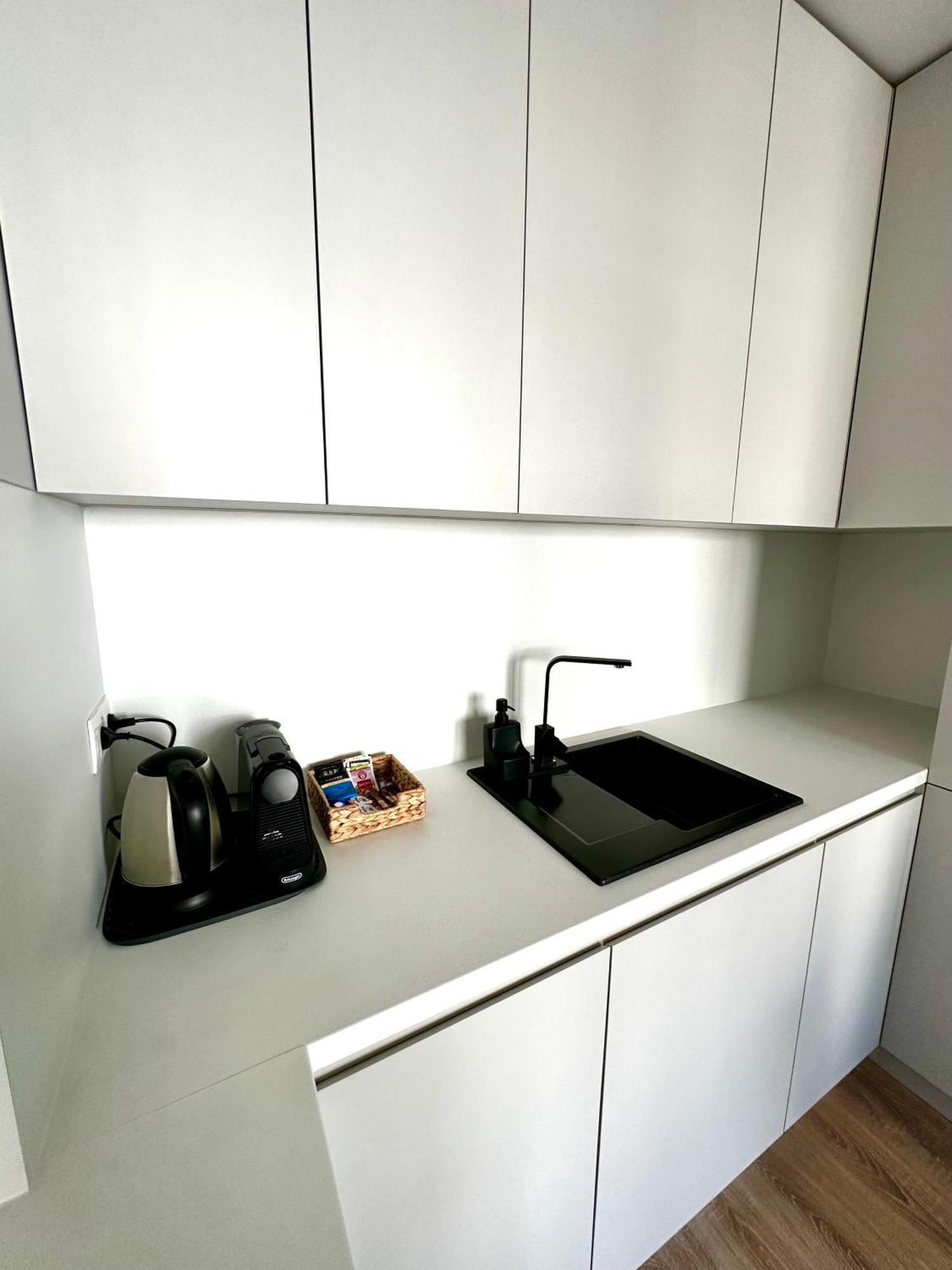 S Klimatizaciou A Balkonom Pri Letisku Bts Apartment