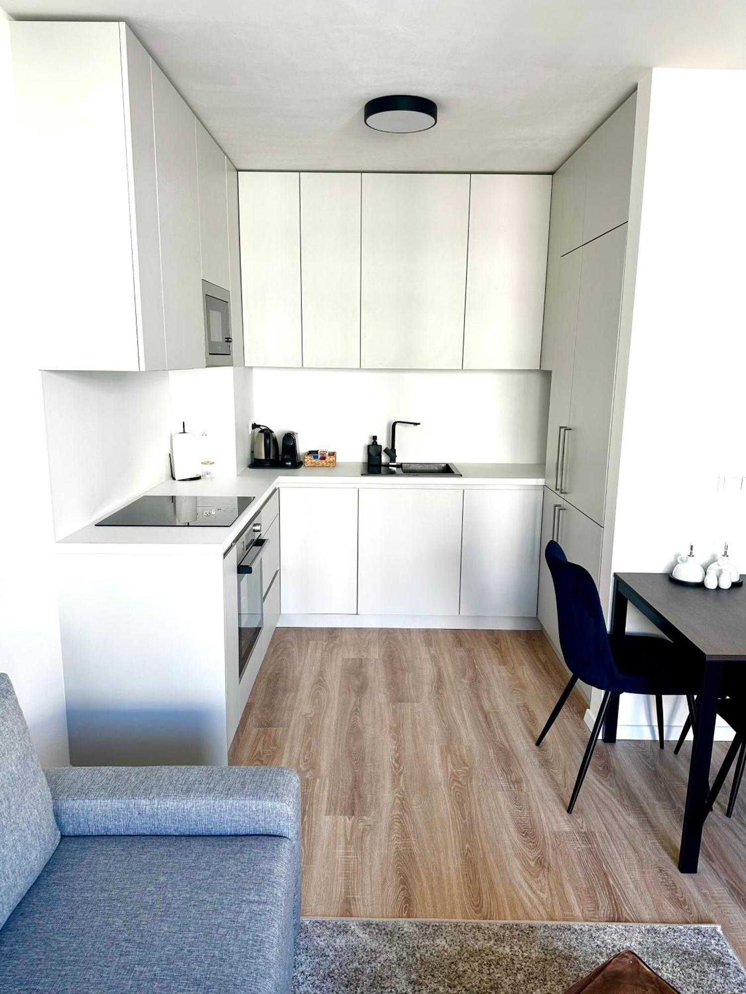 Apartment S Klimatizaciou A Balkonom Pri Letisku Bts