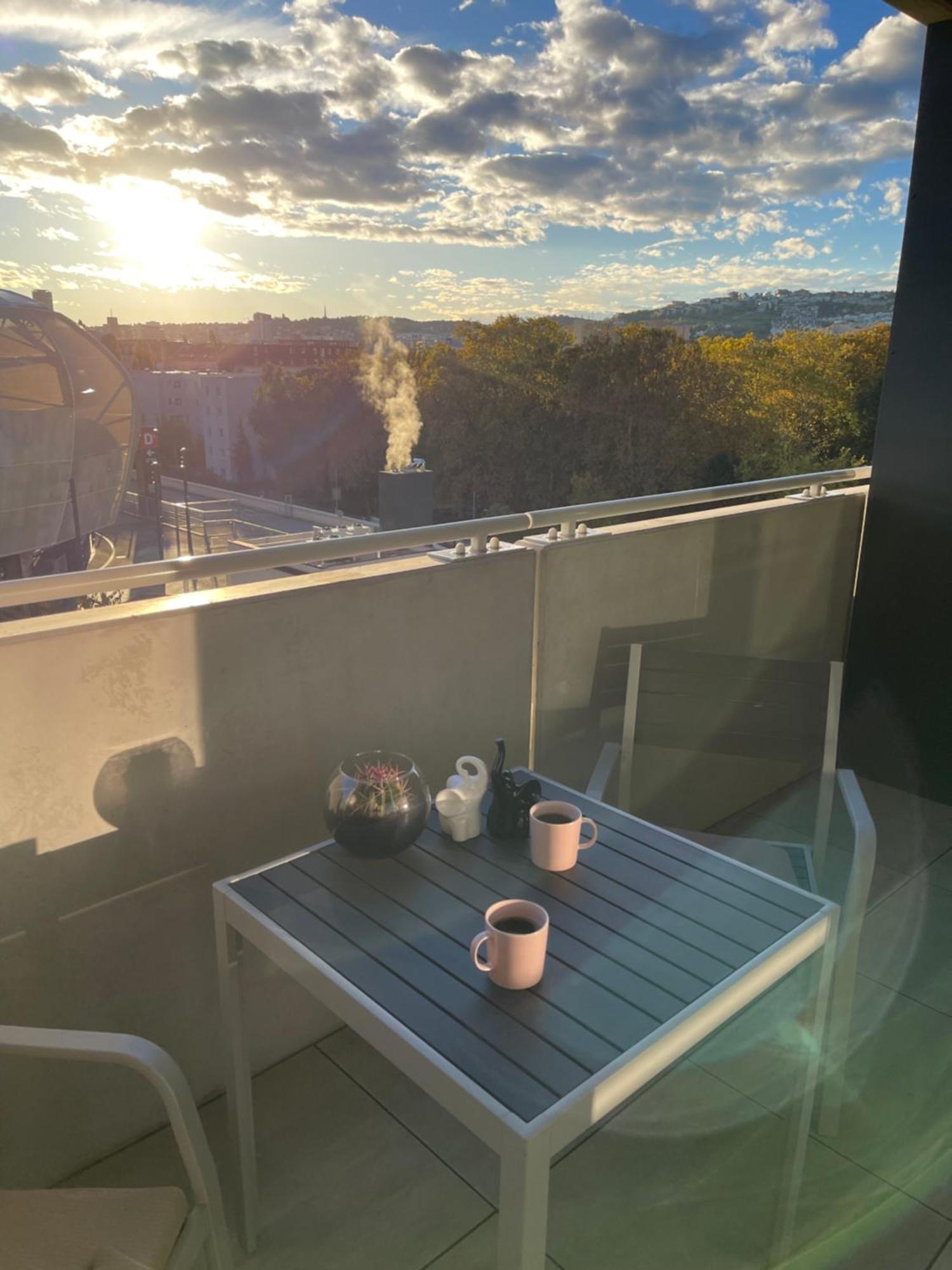 Y&y Apartment