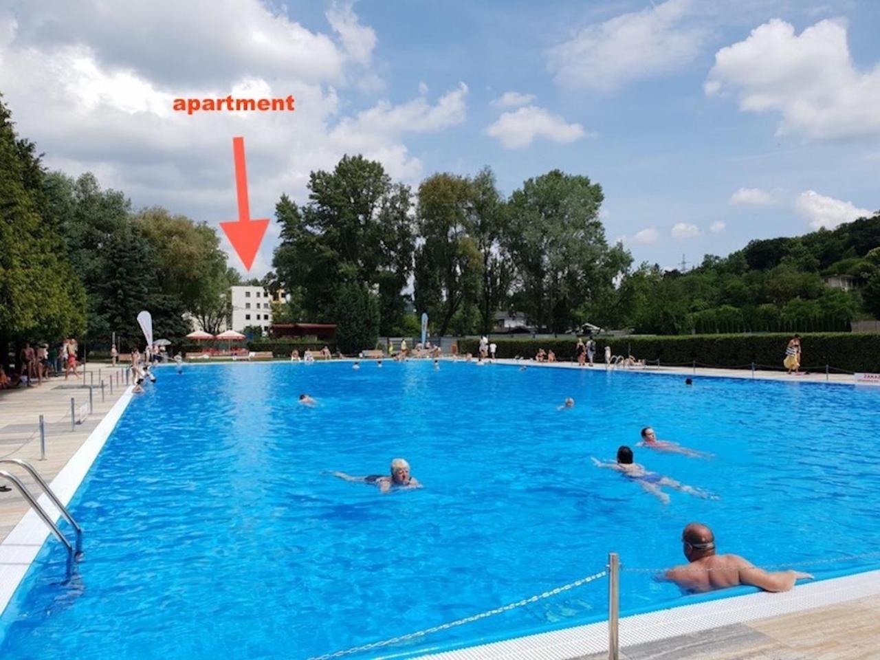 Apartment Rosnicka, Perfect Location With 24h Checkin, Balcony, Ac & Free Parking
