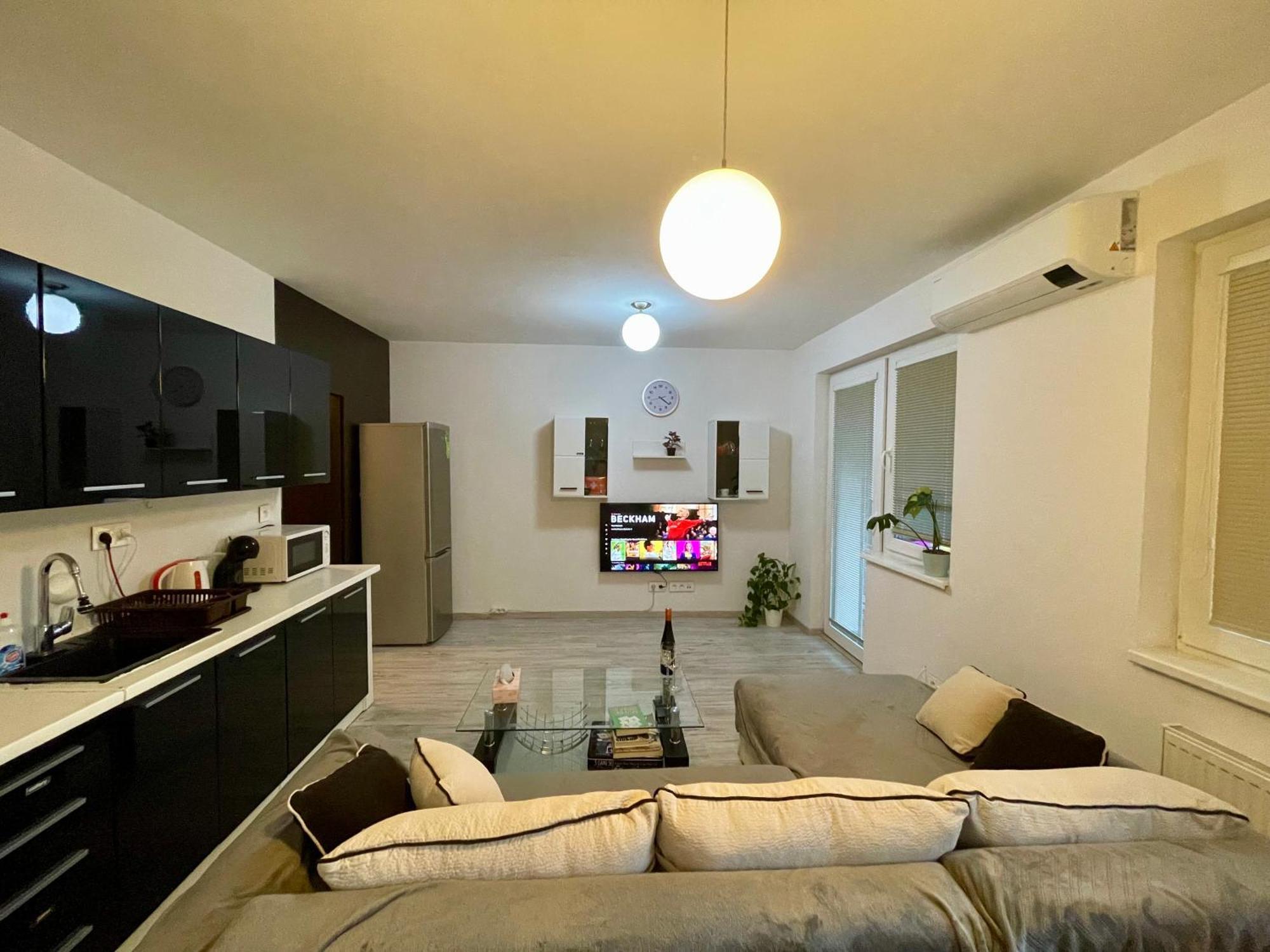 Rosnicka, Perfect Location With 24h Checkin, Balcony, Ac & Free Parking Apartment *