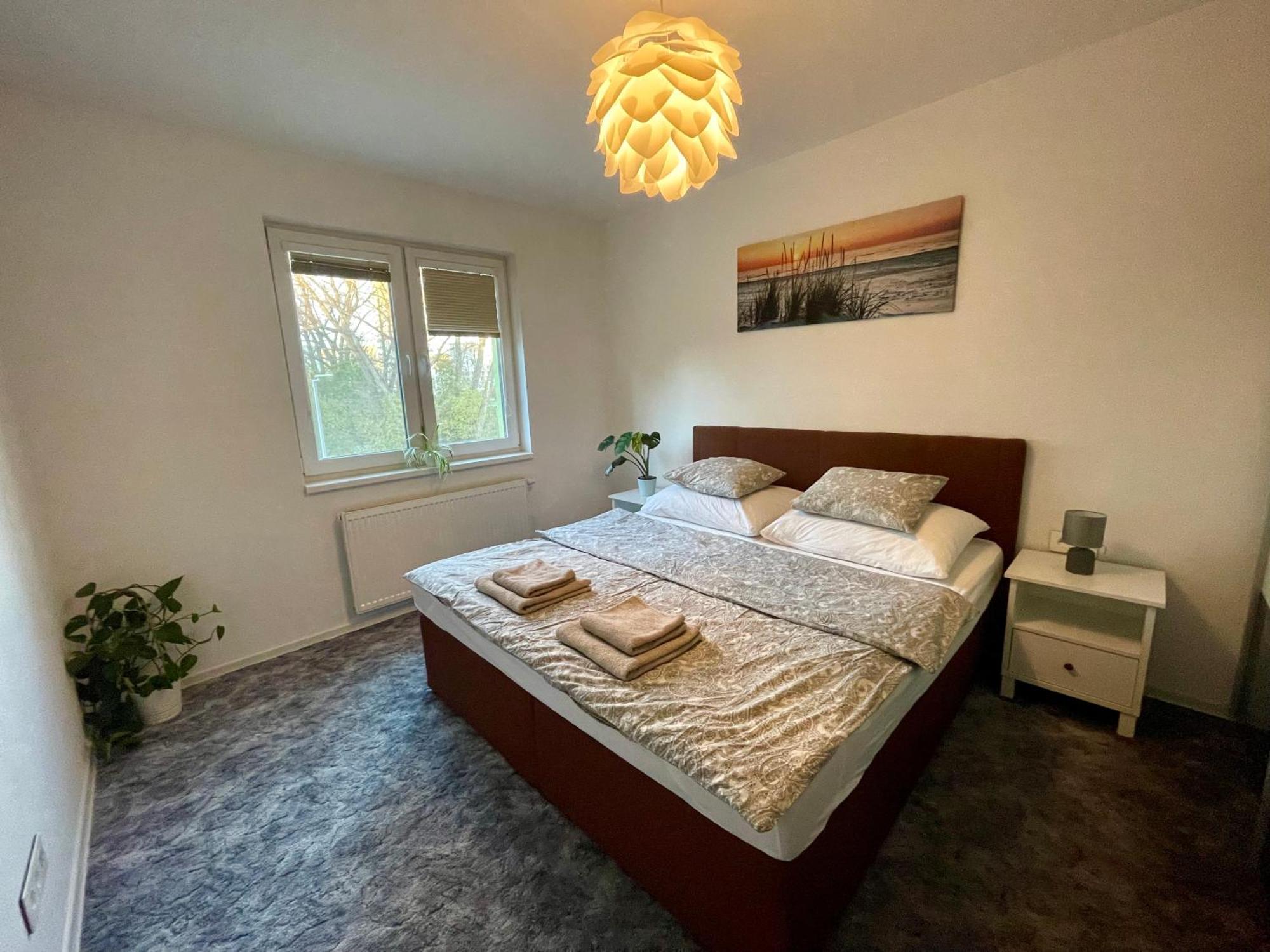 Rosnicka, Perfect Location With 24h Checkin, Balcony, Ac & Free Parking Apartment Bratislava